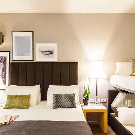 هوليداي إن غاريبالدي ستيشن ميلان