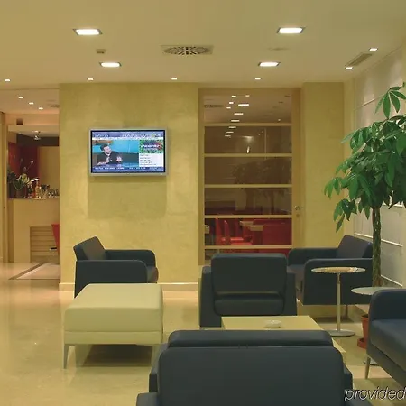 فندق هوليداي إن غاريبالدي ستيشن ميلان