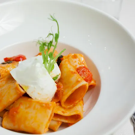 Garibaldi Station By Ihg